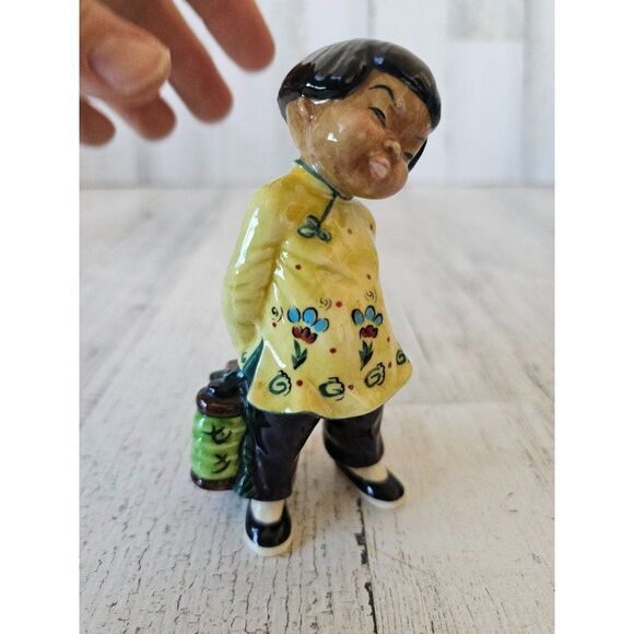 Gort yellow little carp vintage girl figurine priolo statue girl - Picture 6 of 10